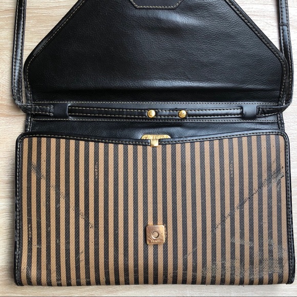 SOLD 🥳 - Picture 2 of 8